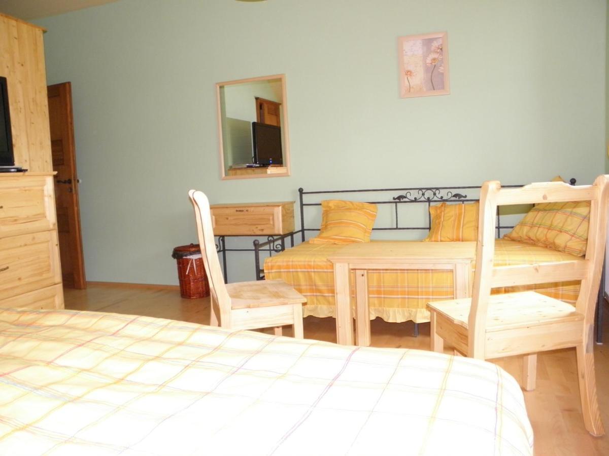 Penzion U Lišky Jarosov nad Nezarkou Esterno foto