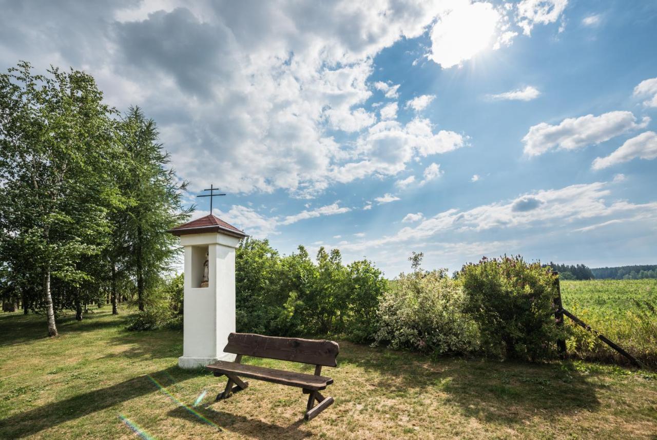 Penzion U Lišky Jarosov nad Nezarkou Esterno foto