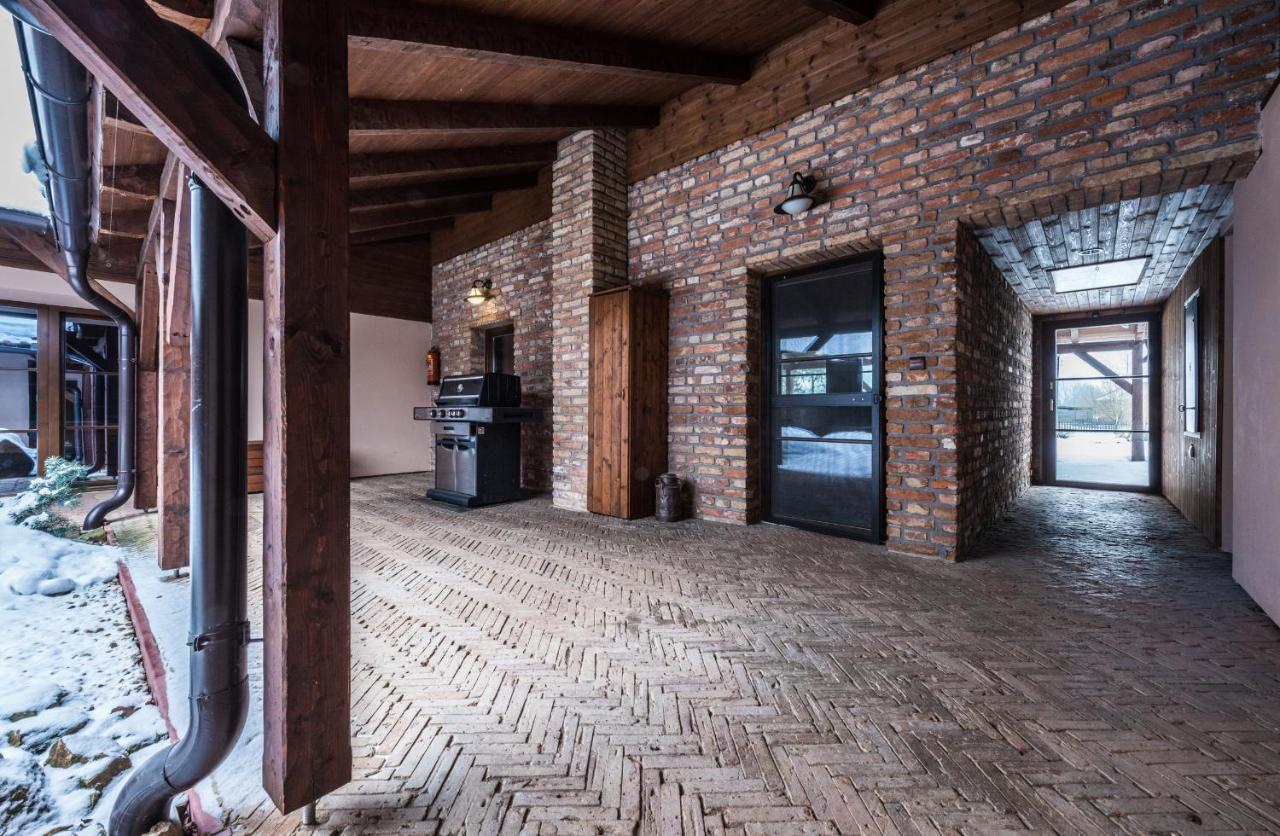 Penzion U Lišky Jarosov nad Nezarkou Esterno foto