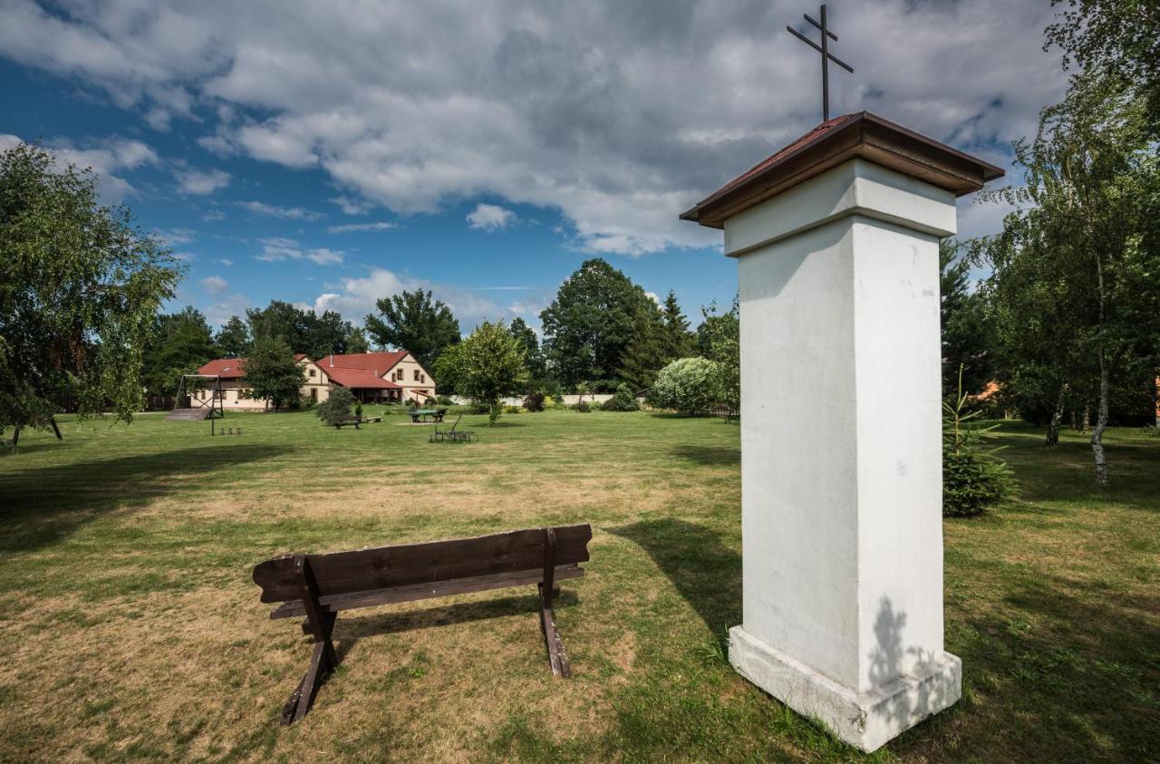 Penzion U Lišky Jarosov nad Nezarkou Esterno foto