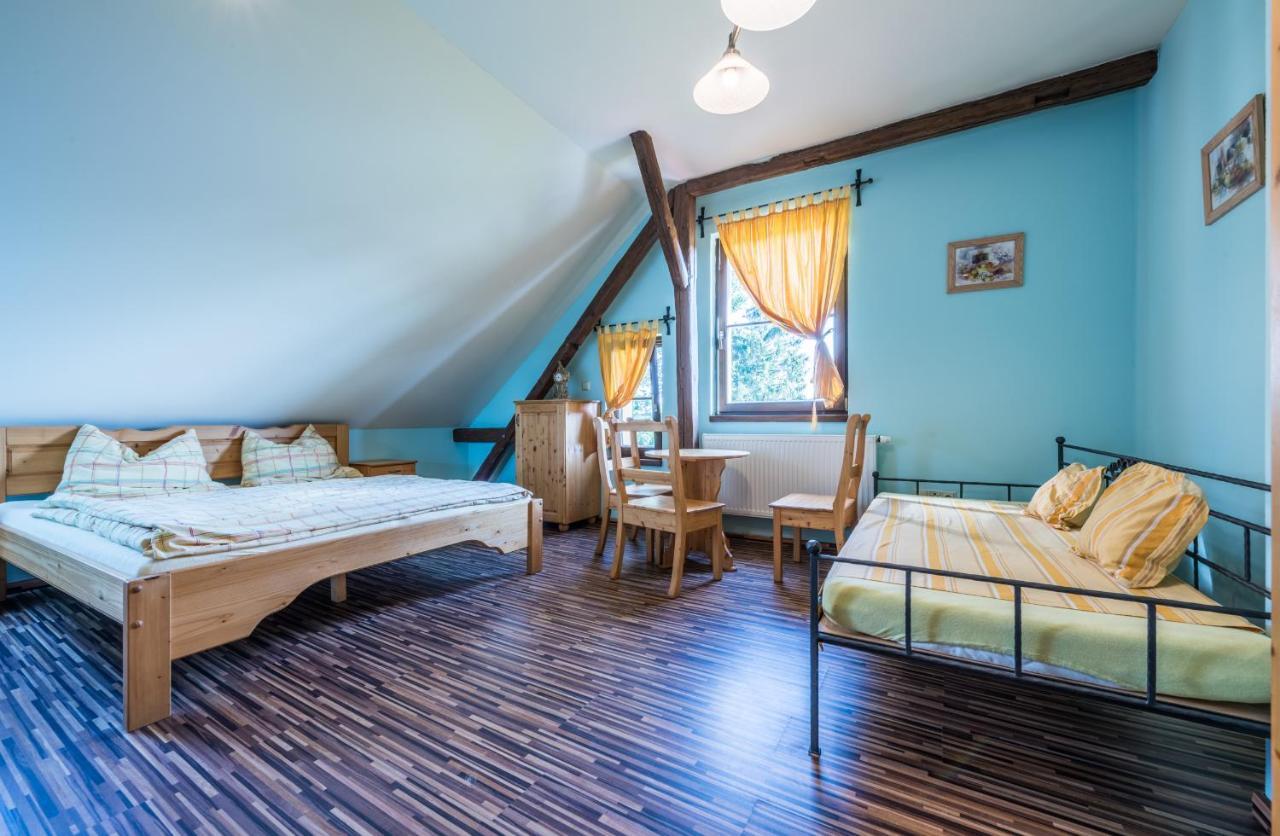 Penzion U Lišky Jarosov nad Nezarkou Esterno foto
