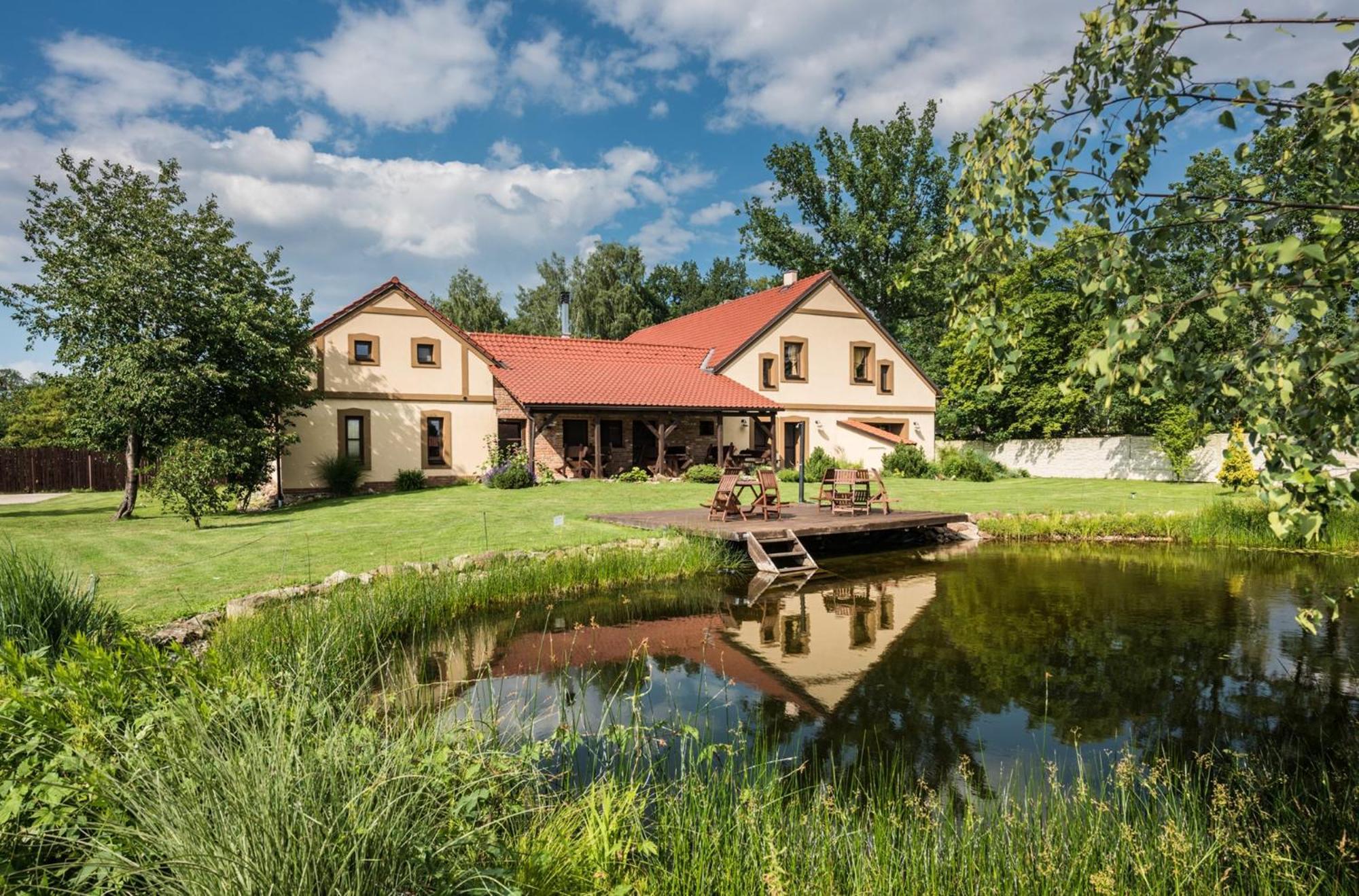 Penzion U Lišky Jarosov nad Nezarkou Esterno foto