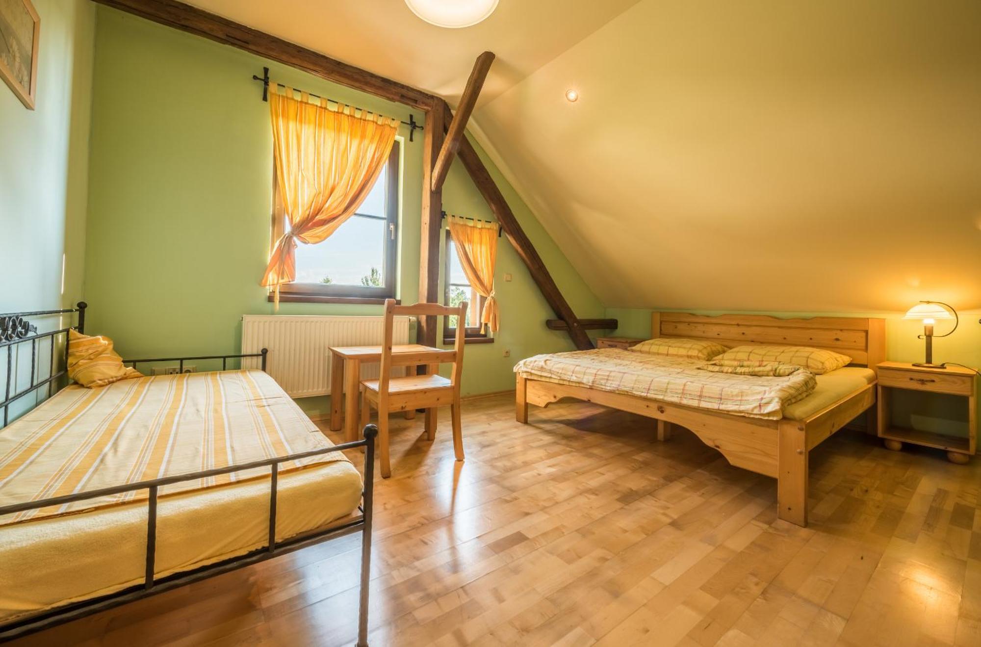 Penzion U Lišky Jarosov nad Nezarkou Esterno foto